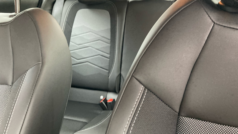 Jeep Avenger 1.2 Altitude+ 5dr Petrol Hatchback